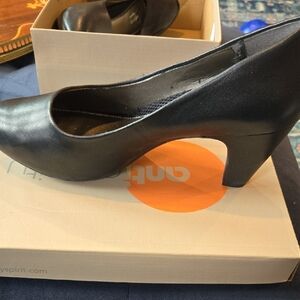 Easy Spirit Black Classic Mid Heel Pump